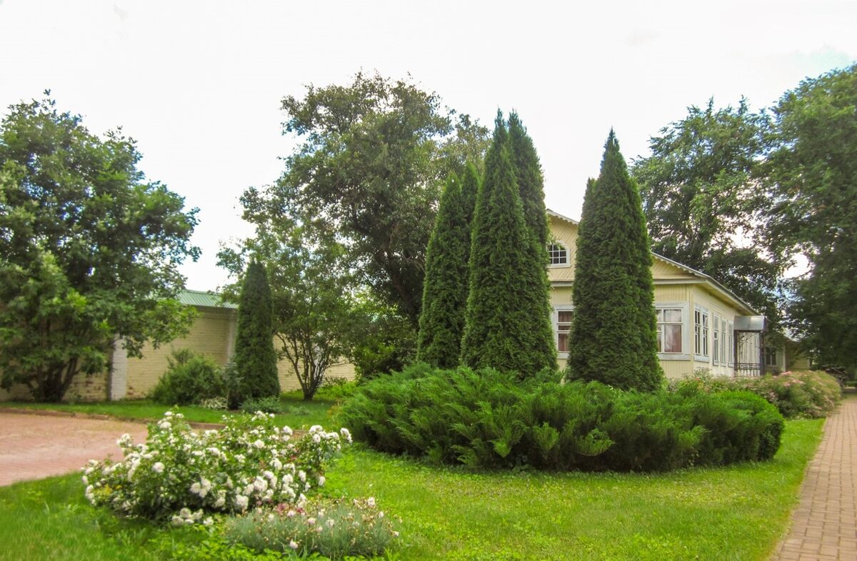 Троицкий Александро-Невский монастырь, Акатово (Клинский городской округ, Московская область). дополнительная информация, Озеленение монастыря