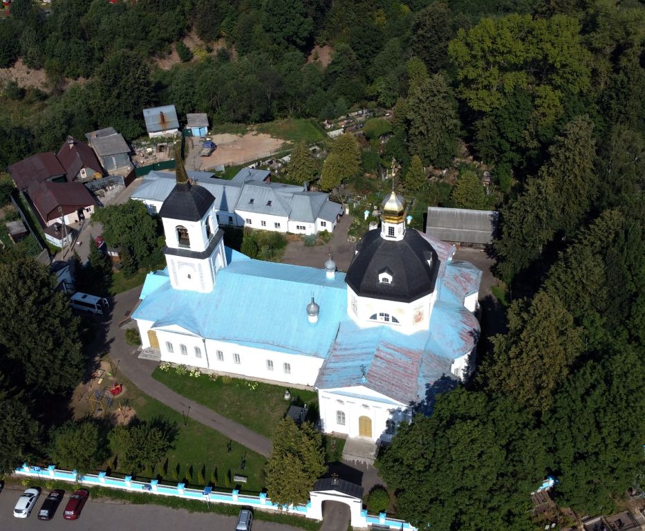 Церковь Воскресения Словущего на Николо-Железновском погосте, Шипулино (Клинский городской округ, Московская область). общий вид в ландшафте