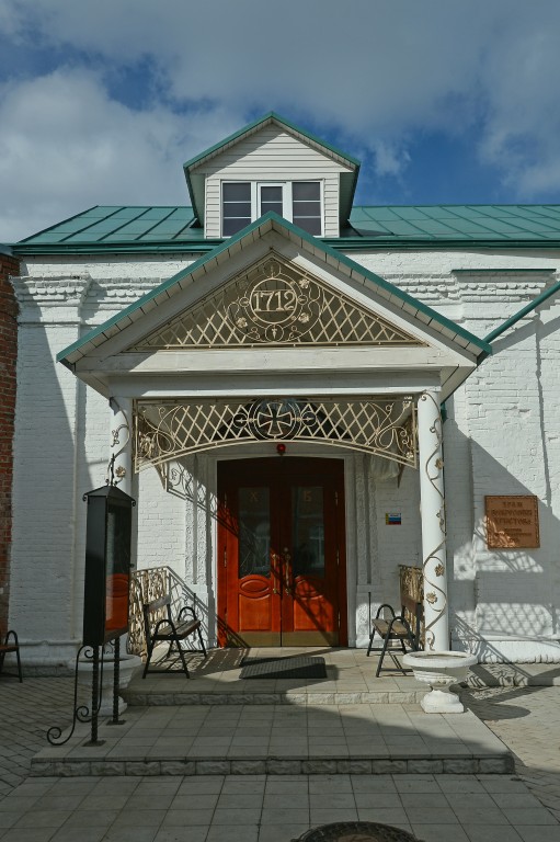 Церковь Воскресения Христова, Клин (Клинский городской округ, Московская область). архитектурные детали, вход в храм