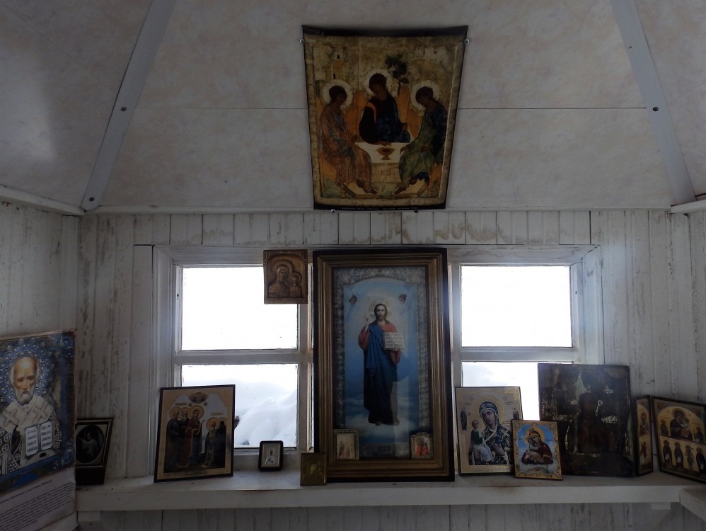 Церковь Николая Чудотворца, Березино (Клинский городской округ, Московская область). интерьер и убранство, Часовня на месте старой церкви