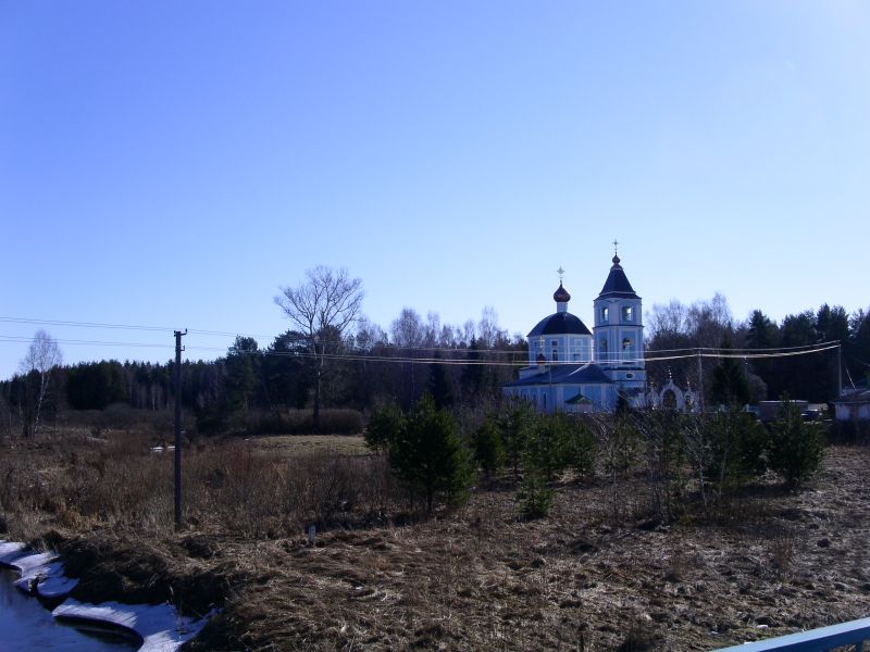 Церковь Успения Пресвятой Богородицы в Боголеповой Пустыни, Боголепова Пустынь (Клинский городской округ, Московская область). общий вид в ландшафте
