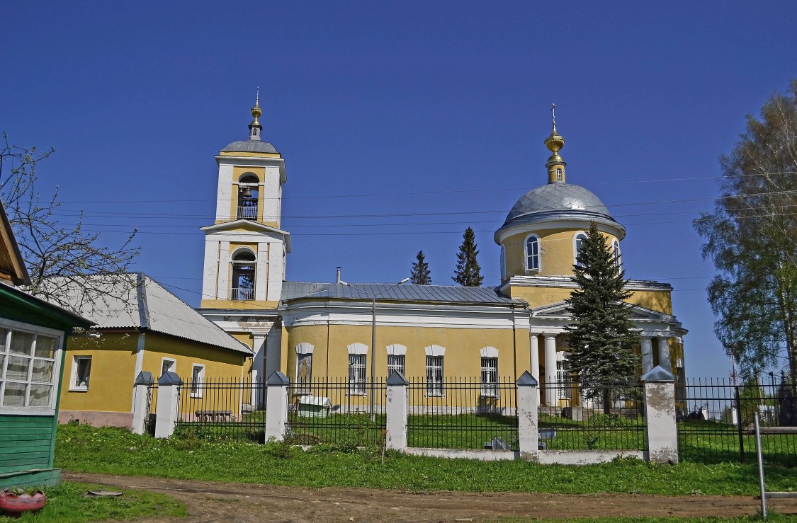 Церковь Преображения Господня, Селинское (Клинский городской округ, Московская область). общий вид в ландшафте