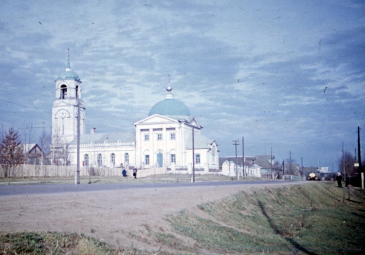 Церковь Смоленской иконы Божией Матери, Воронино (Клинский городской округ, Московская область). дополнительная информация, Старый слайд из семейного архива. Дату точнее указать не могу, церковь опознал по фото из каталога sobory.ru