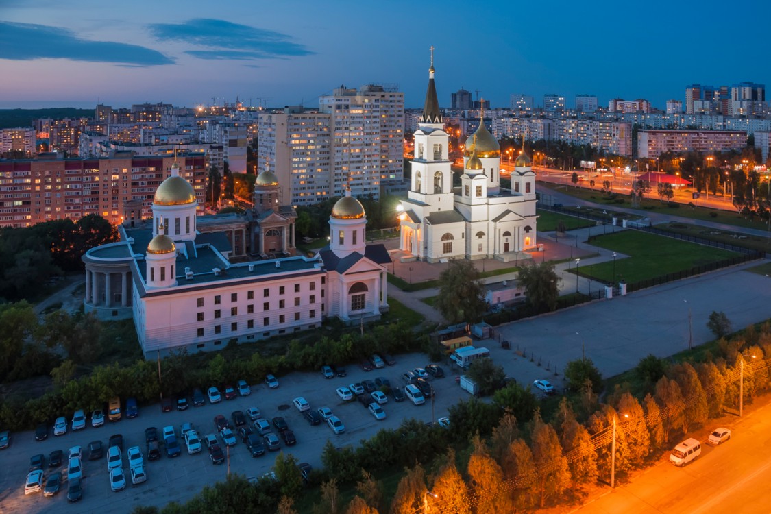 Самара. Собор Кирилла и Мефодия на Барбошиной поляне. общий вид в ландшафте