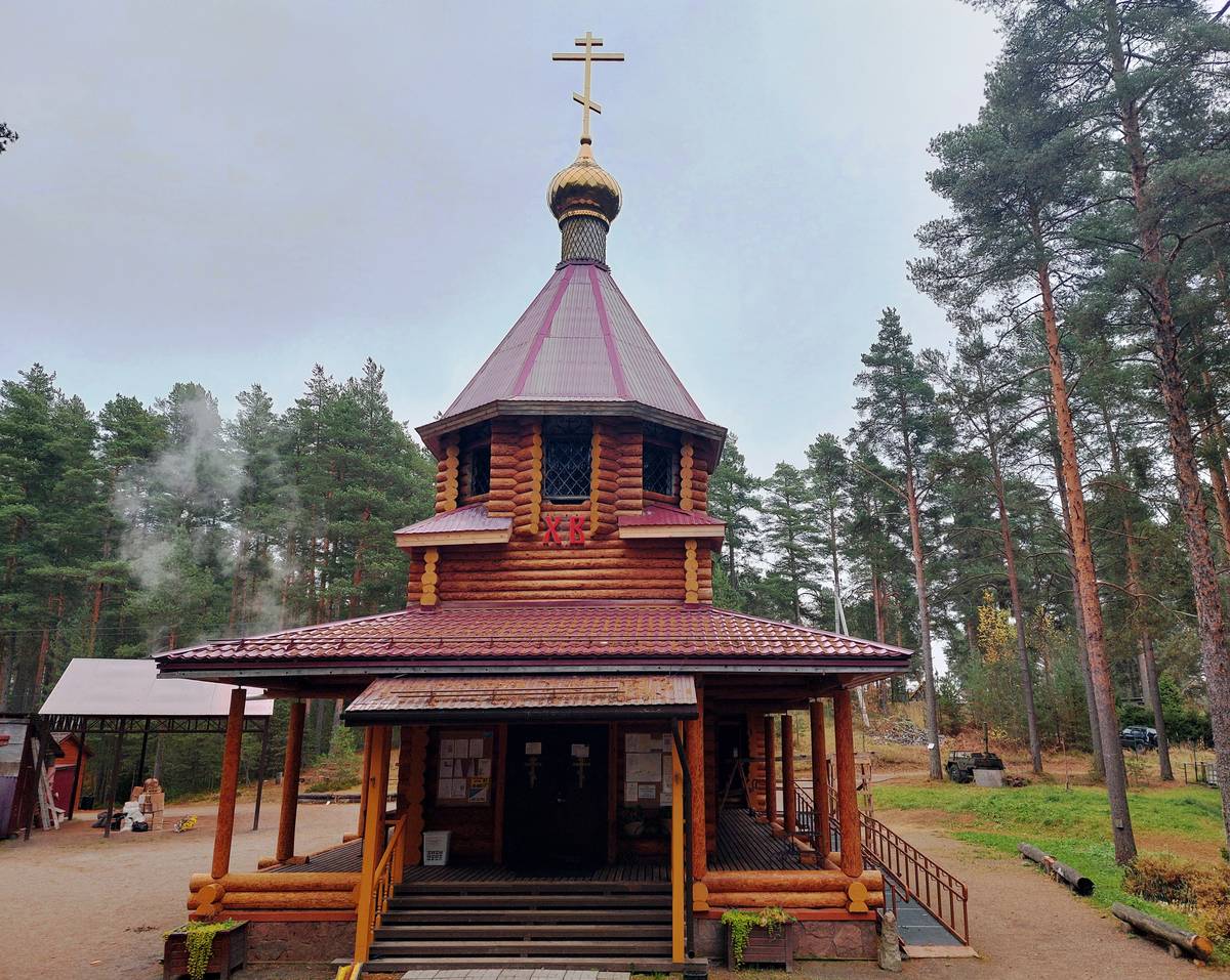 Церковь Царственных страстотерпцев, Раздолье (Приозерский район, Ленинградская область). фасады