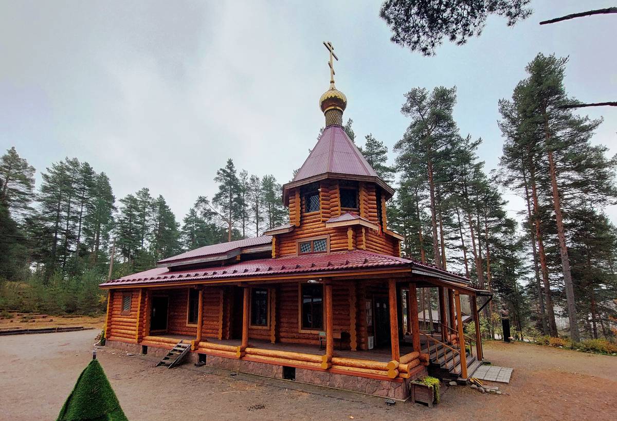 Церковь Царственных страстотерпцев, Раздолье (Приозерский район, Ленинградская область). фасады