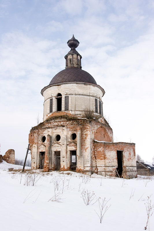 Чаронда. Церковь Иоанна Златоуста. фасады, Вид на церковь с озера Воже