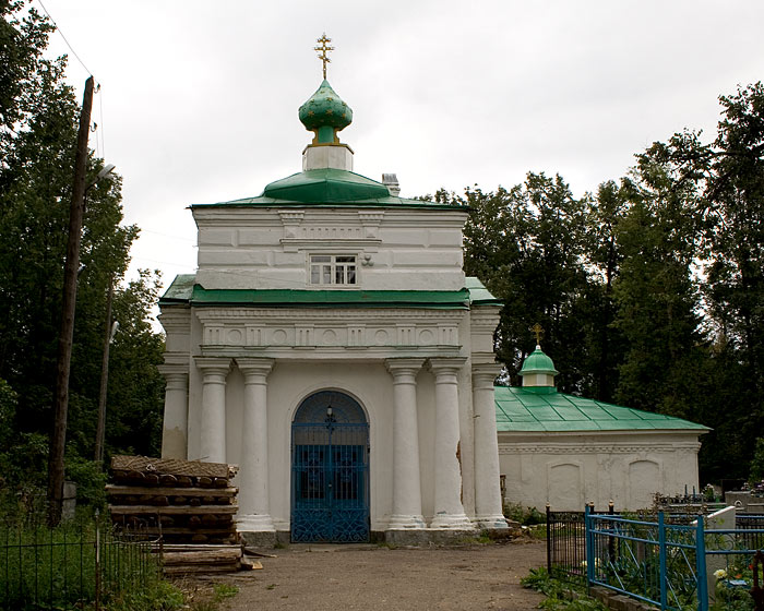 Церковь Воздвижения Креста Господня, Грязовец (Грязовецкий район, Вологодская область). фасады, Вид от церкви Корнилия комельского