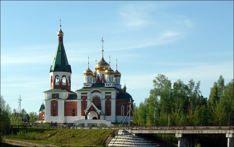 Пойковский храм святой троицы