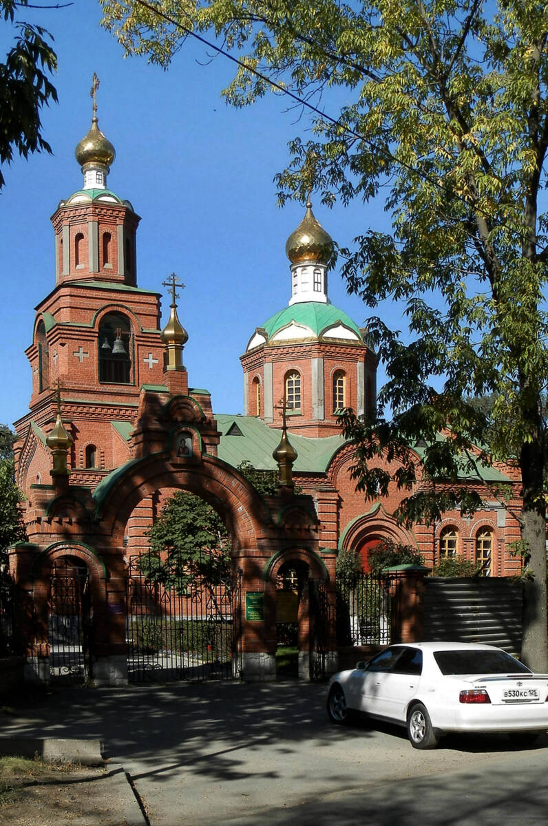 Церковь Кирилла и Мефодия при Православной Гимназии, Владивосток (Владивосток, город, Приморский край). фасады
