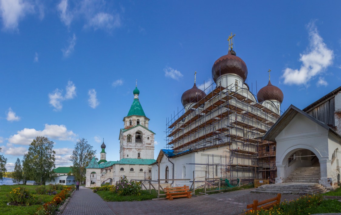 Троицкий Антониево-Сийский мужской монастырь, Монастырь (Холмогорский район, Архангельская область). фасады, Панорама с юга