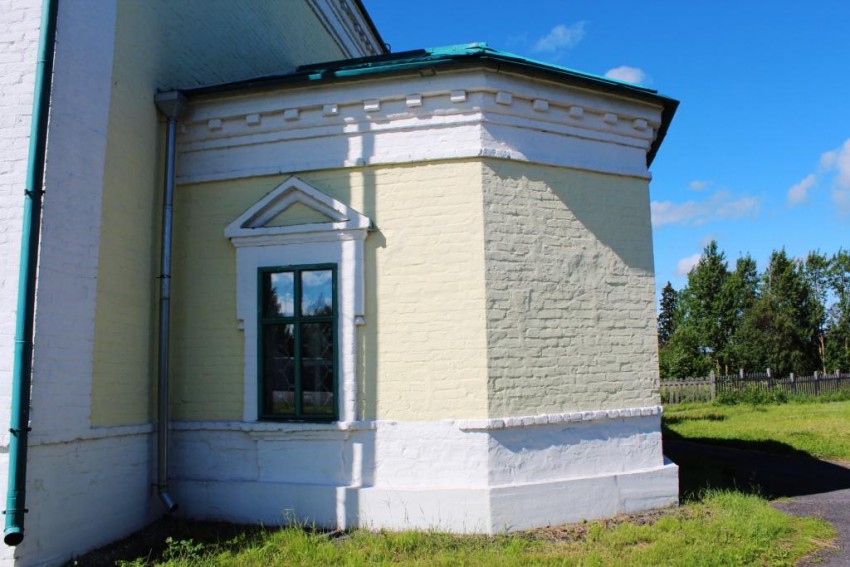 Церковь Успения Пресвятой Богородицы, Новинки (Лявля) (Приморский район, Архангельская область). архитектурные детали, Апсида, вид с юга