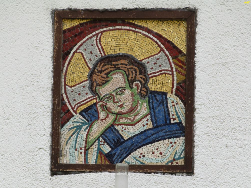 Часовня Рождества Христова, Зеленогорск (Санкт-Петербург, Курортный район, г. Санкт-Петербург). фасады, Мозаичное панно над входом в храм.