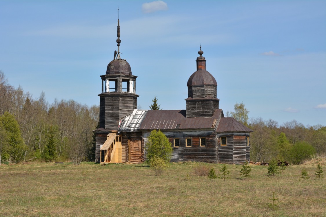 Церковь Николая Чудотворца, Чистый Дор (Чистодорский Никольский погост) (Кирилловский район, Вологодская область). фасады, Южный фасад храма