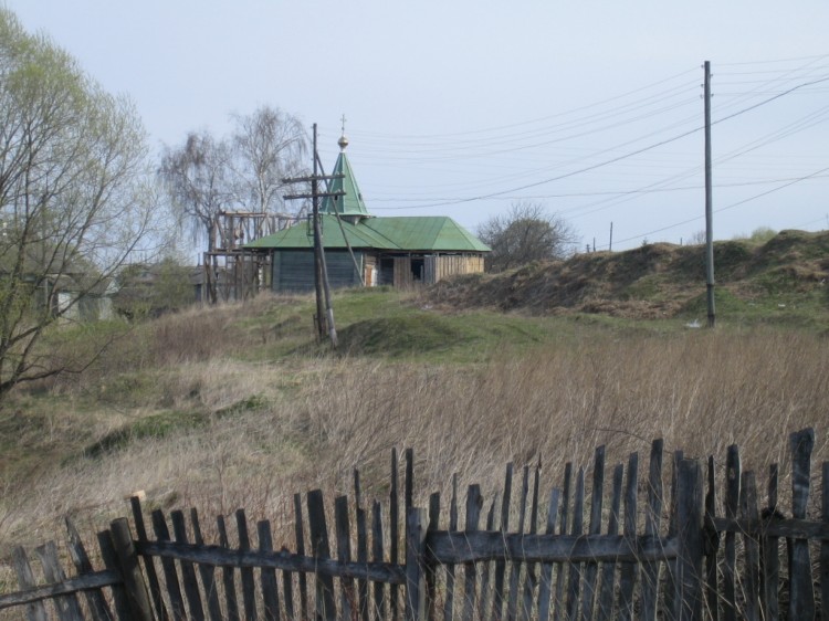 Гари. Церковь Георгия Победоносца. общий вид в ландшафте, Новая церковь в поселке Гари