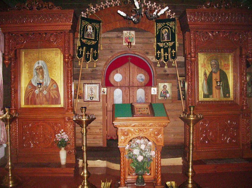 Церковь Серафима Саровского, Селятино (Наро-Фоминский городской округ, Московская область). интерьер и убранство, Интерьер временного храма