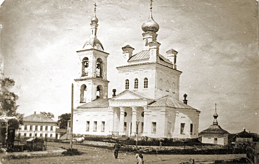 Церковь Преображения Господня, Данилов (Даниловский район, Ярославская область). архивная фотография, Вид на Преображенский храм с юго-востока, фото 1930-х гг.