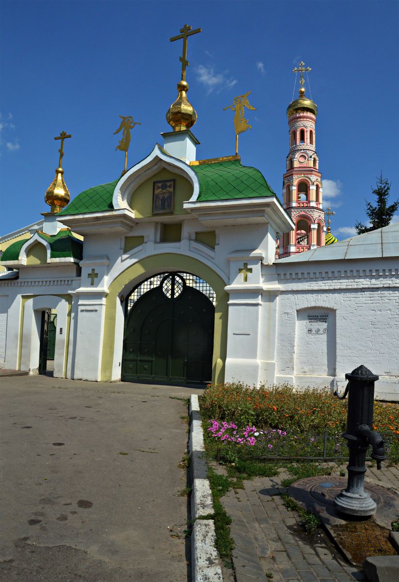 Вознесенский женский монастырь, Тамбов (Тамбов, город, Тамбовская область). дополнительная информация, Входная группа