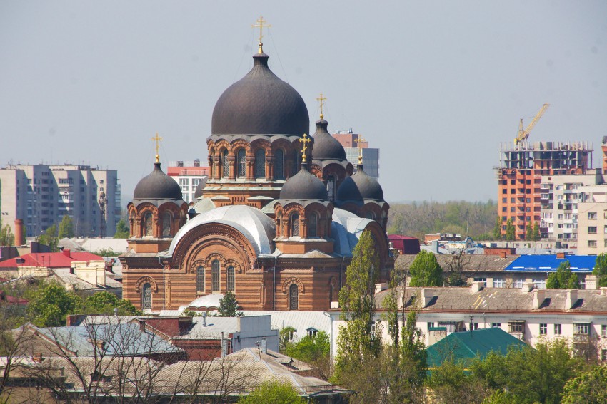Кафедральный собор Екатерины, Краснодар (Краснодар, город, Краснодарский край). общий вид в ландшафте