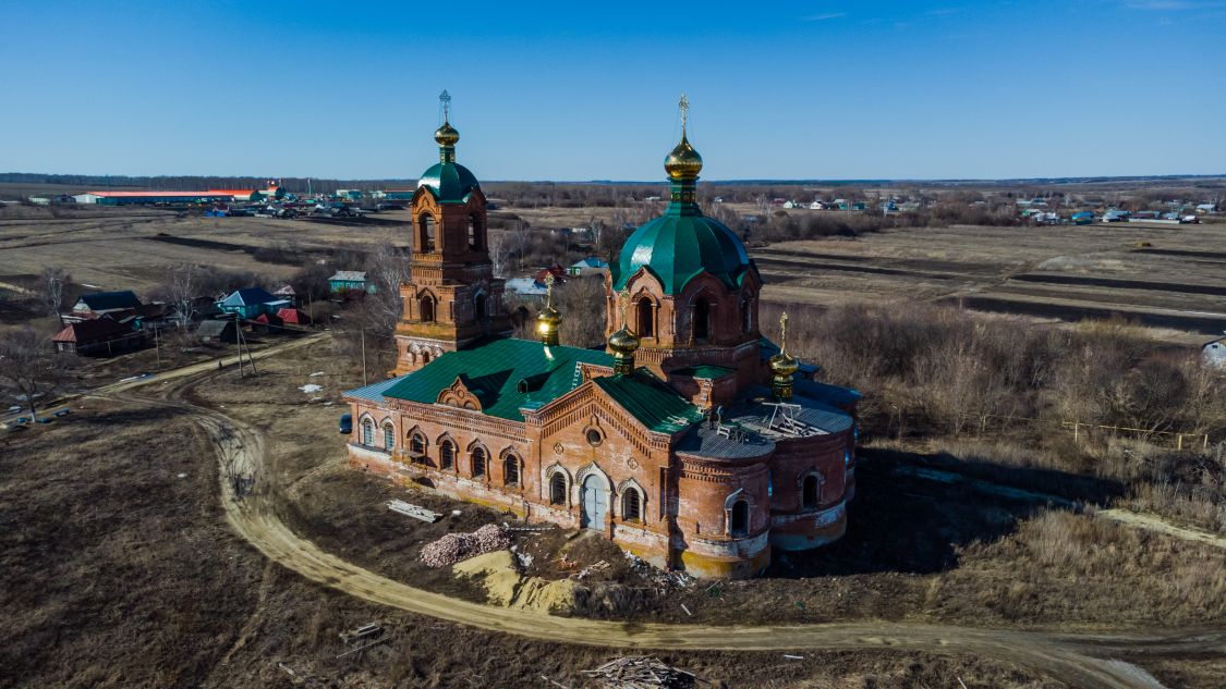 Ваново (Вановье). Церковь Троицы Живоначальной. общий вид в ландшафте