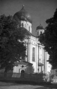 Кафедральный собор Успения Пресвятой Богородицы, Фасад. Фото С.А. Таранушенко и П.Н. Жолтовского из экспедиции Харьковского музея украинского искусства, 1920-е г.г. Адрес хранения: Институт рукописи Национальной библиотеки Украины им. И. Вернадского<br>, Новгород-Северский, Новгород-Северский район, Украина, Черниговская область