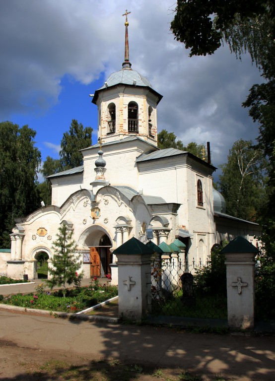 Церковь Троицы Живоначальной, Слободской (Слободской район, Кировская область). фасады