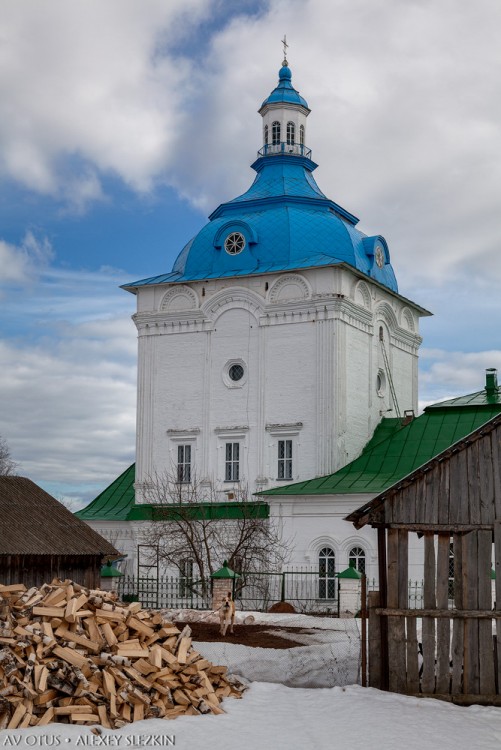 Быстрица. Церковь Троицы Живоначальной. фасады