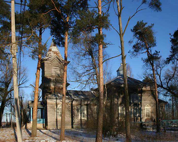 Церковь Феодора Стратилата, Верёхново (Волотовский район, Новгородская область). фасады, Вид на южный фасад с церковной территории