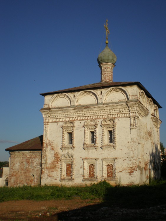 Вятка (Киров). Успения Пресвятой Богородицы Трифонов монастырь. Церковь Трех Святителей Московских. фасады