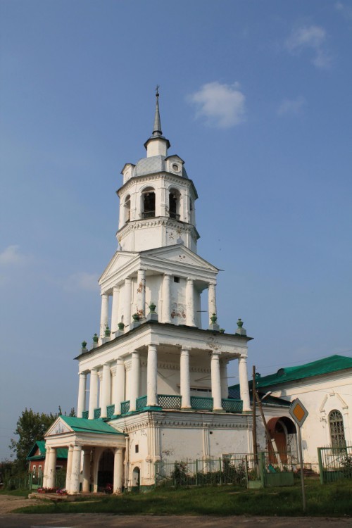 Церковь Троицы Живоначальной, Кстинино (Кирово-Чепецкий район, Кировская область). фасады