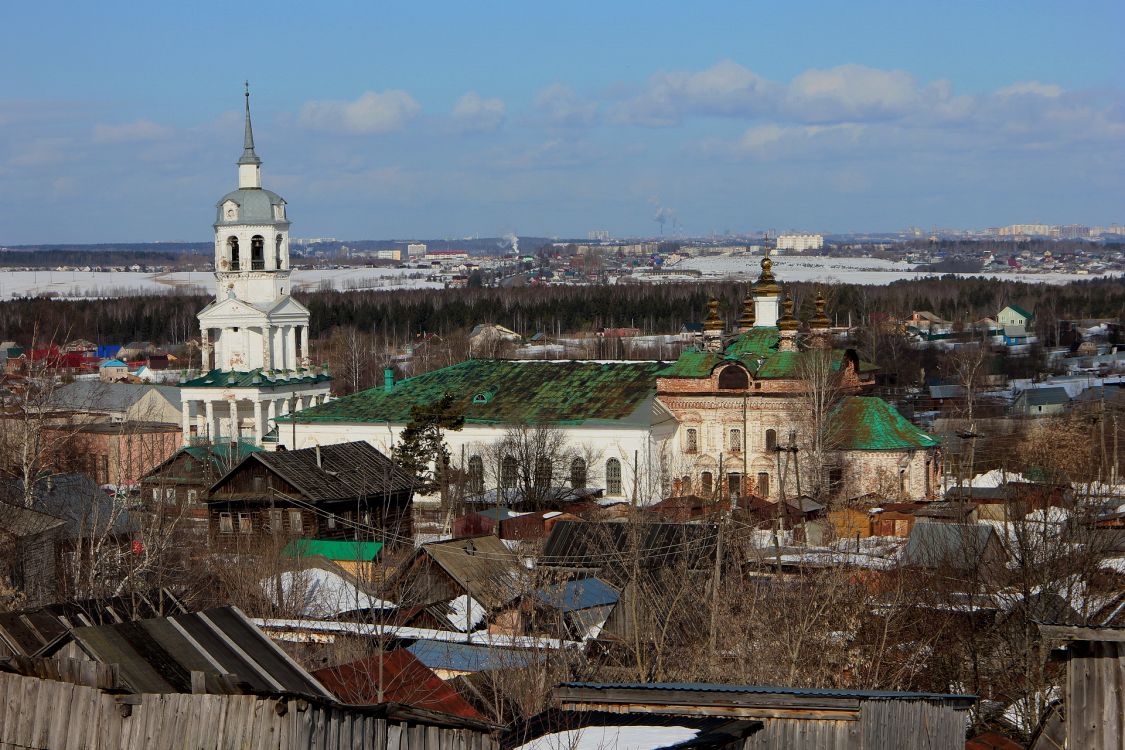 Кстинино. Церковь Троицы Живоначальной. общий вид в ландшафте