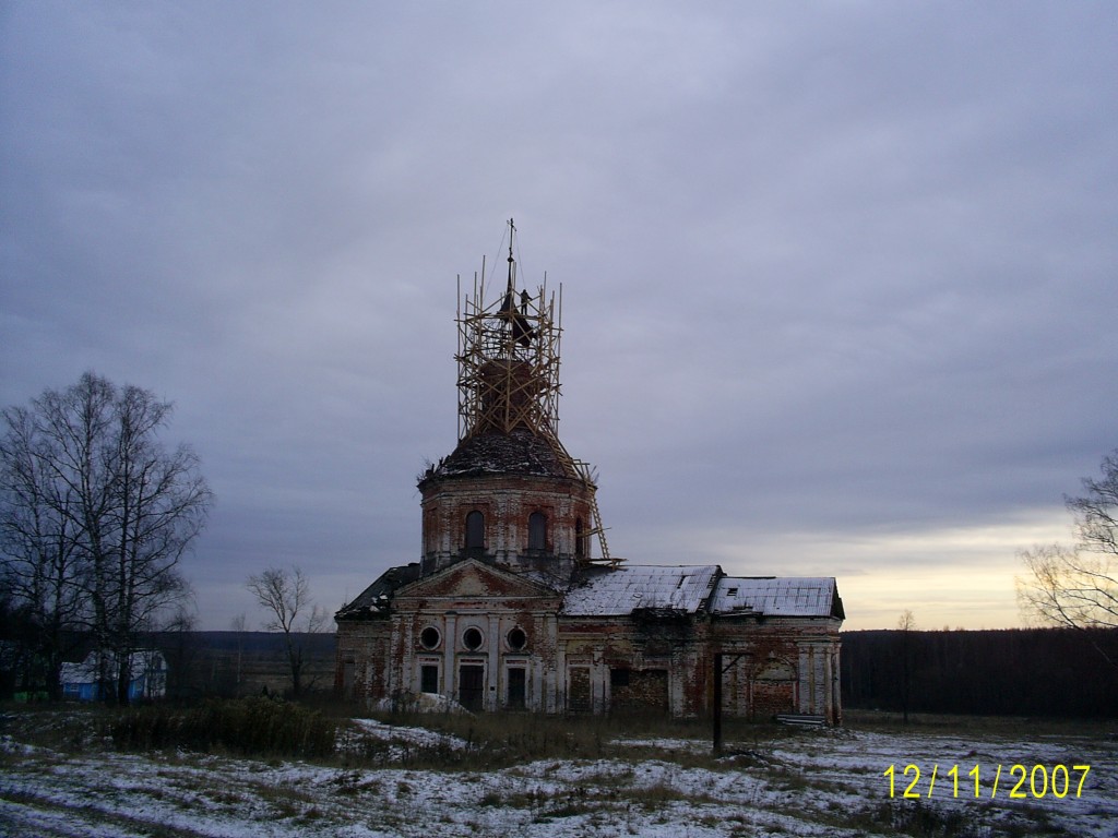 Церковь Михаила Архангела, Мелечкино (Родниковский район, Ивановская область). общий вид в ландшафте, демонтаж старого покрытия главы