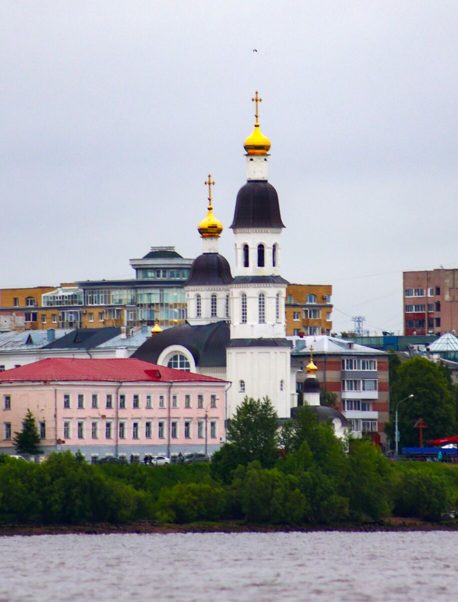 Церковь Успения Пресвятой Богородицы (новая), Архангельск (Архангельск, город, Архангельская область). дополнительная информация, Вид с Северной Даины