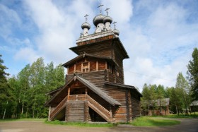 Малые Карелы. Музей деревянного зодчества. Церковь Вознесения Господня из села Кушерека Онежского р-на