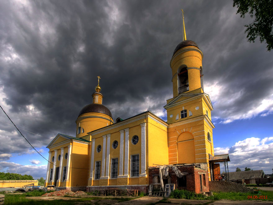 Храм шарапово. Храм Успения Пресвятой Богородицы село Шарапово. Шарапово Чеховский район Церковь. Шарапово (село, Чеховский район). Церковь село Шарапово.