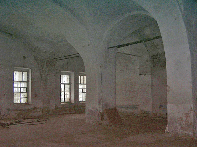 Церковь Николая Чудотворца, Емельяново (Старицкий район, Тверская область). интерьер и убранство, Вид на придел преподобного Сергия (южный).