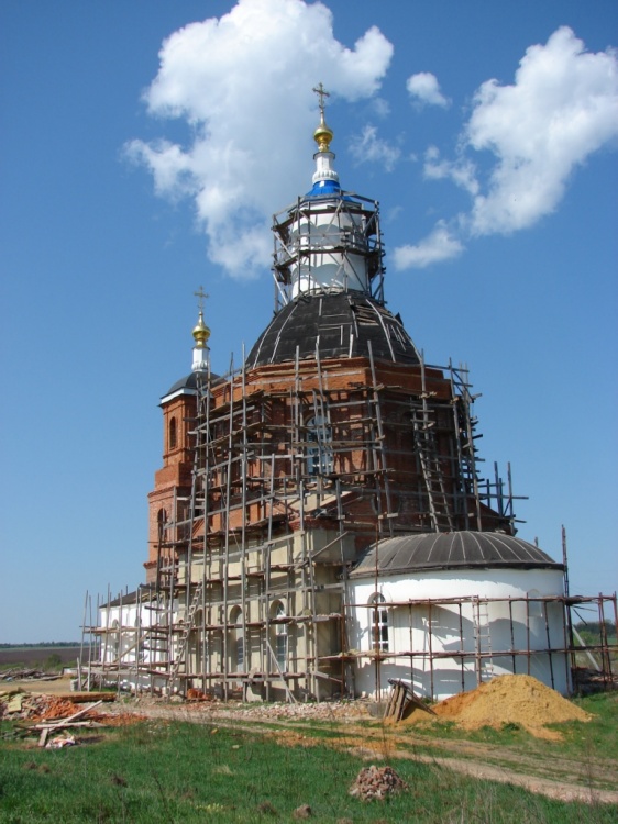 Сабурово. Церковь Михаила Архангела. общий вид в ландшафте