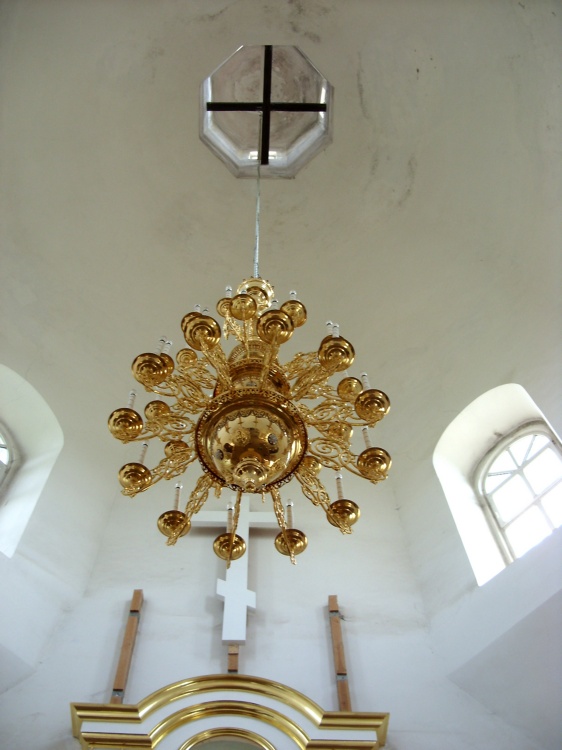Церковь Михаила Архангела, Сабурово (Орловский район, Орловская область). интерьер и убранство, Под куполом храма