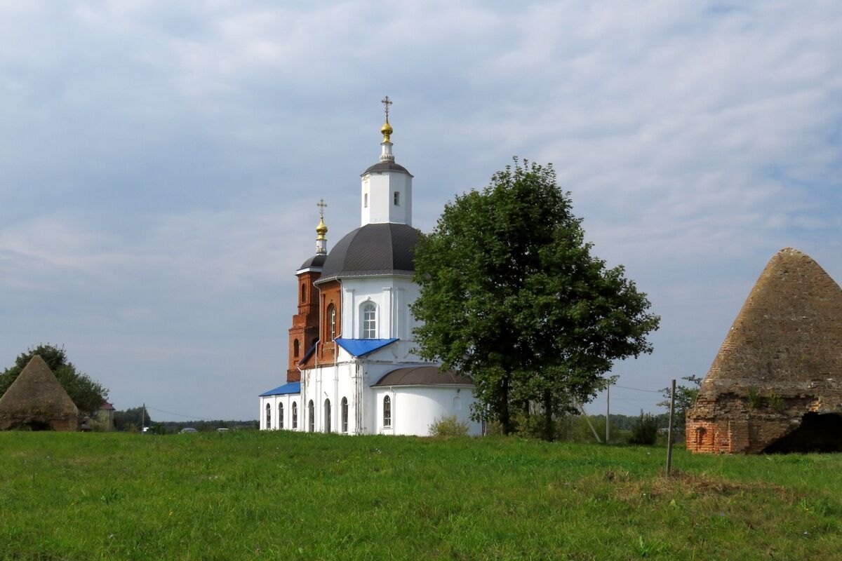 Церковь Михаила Архангела, Сабурово (Орловский район, Орловская область). общий вид в ландшафте