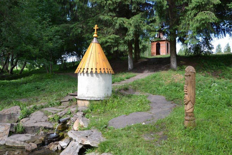 Александровка. Неизвестная часовня у истока Оки. общий вид в ландшафте