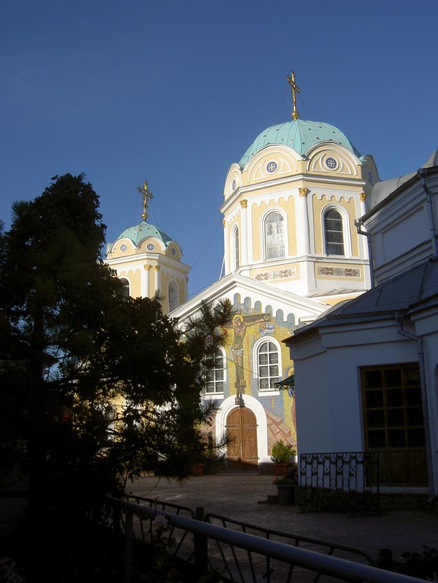 Троицкий женский монастырь. Собор Троицы Живоначальной, Симферополь (Симферополь, город, Республика Крым). фасады