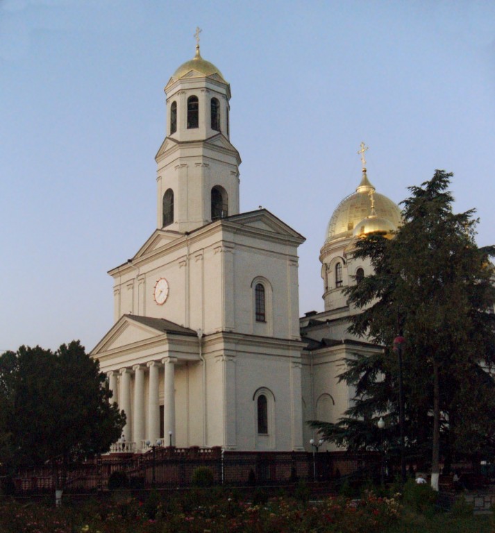 Симферополь. Кафедральный собор Александра Невского (воссозданный). фасады