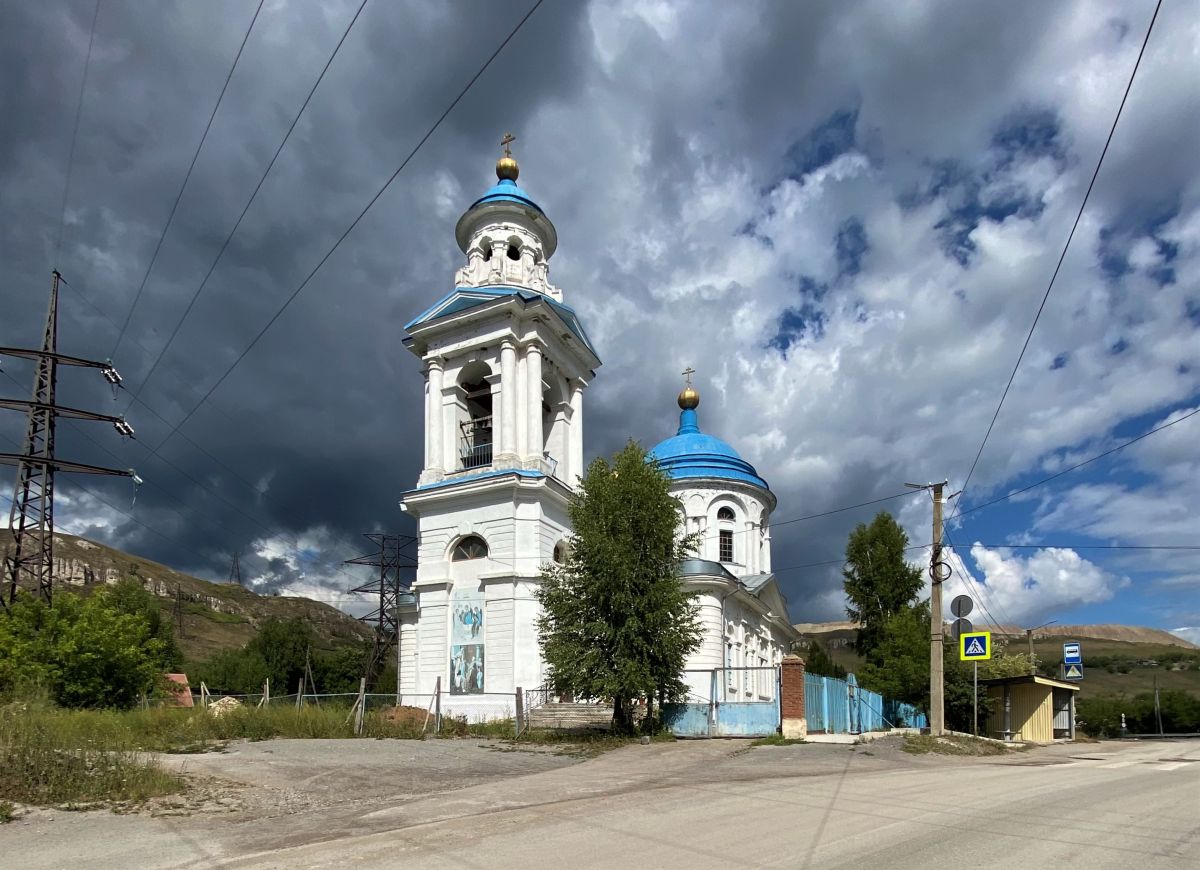 Церковь Введения во храм Пресвятой Богородицы, Миньяр (Ашинский район, Челябинская область). фасады, Вид с юго-запада