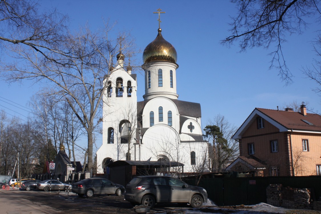 Церковь Рождества Христова, Немчиновка (Одинцовский городской округ и ЗАТО Власиха, Краснознаменск, Московская область). общий вид в ландшафте