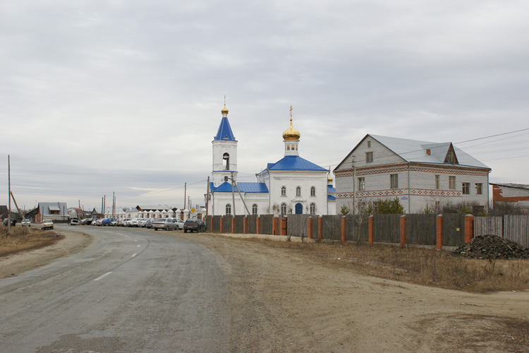 Богандинское (Килки). Церковь Илии Пророка. общий вид в ландшафте