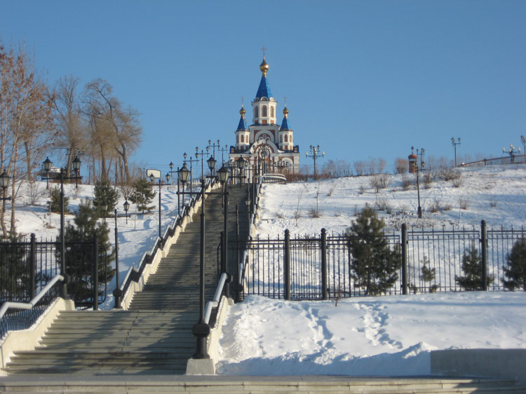 Хабаровск. Собор Успения Пресвятой Богородицы. фасады, Вид от Амура