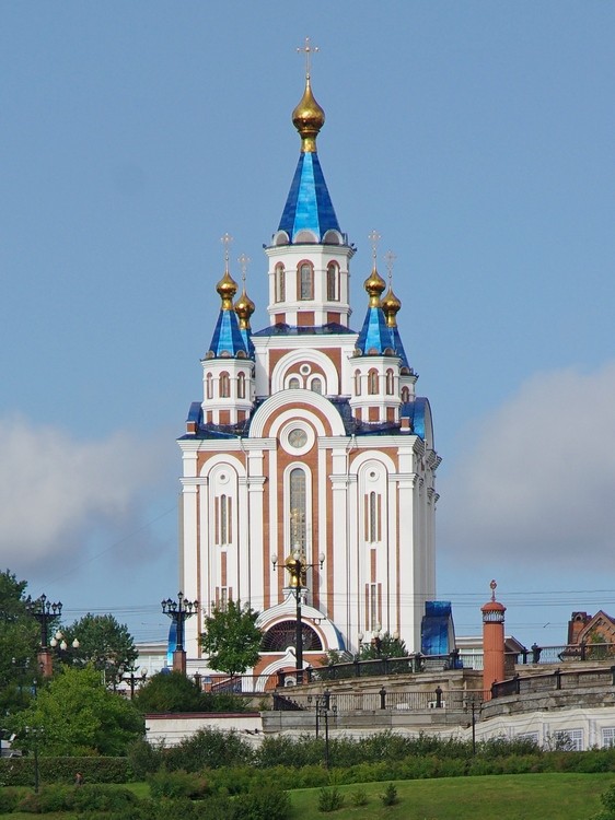 Хабаровск. Собор Успения Пресвятой Богородицы. фасады, вид с акватории Амура