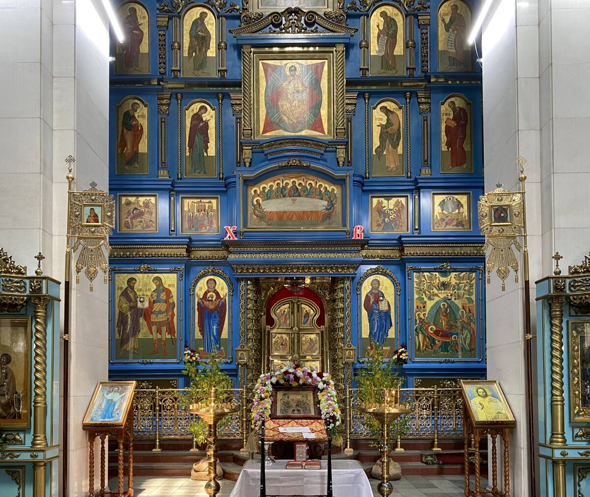 Собор Успения Пресвятой Богородицы (новый), Хабаровск (Хабаровск, город, Хабаровский край). интерьер и убранство, Центральная часть иконостаса