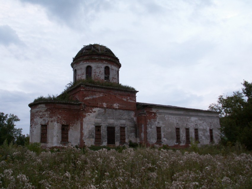 Церковь Обновления Храма Воскресения Христова, Глебово (Путятинский район, Рязанская область). общий вид в ландшафте, Никольская церковь. Северный фасад.