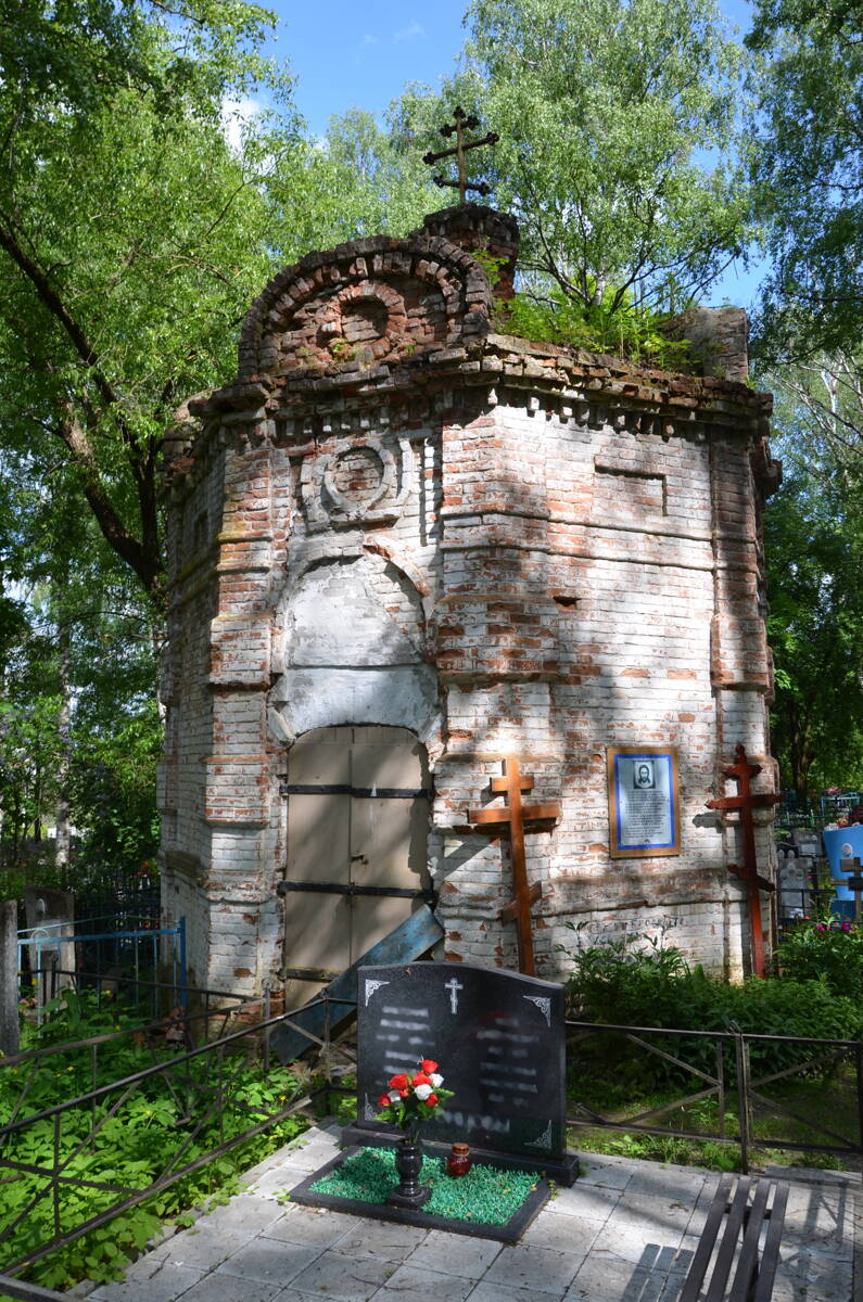Неизвестная часовня на Бежичском кладбище, Брянск (Брянск, город, Брянская область). фасады, Западный фасад